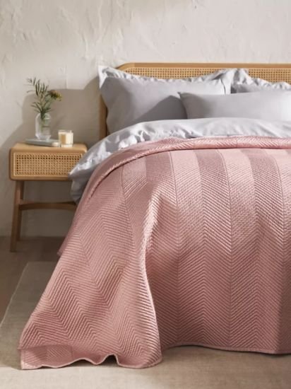 Linear Quilted Bedspread,Rosa Pink